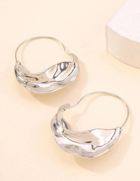Silver wavy hoop earrings